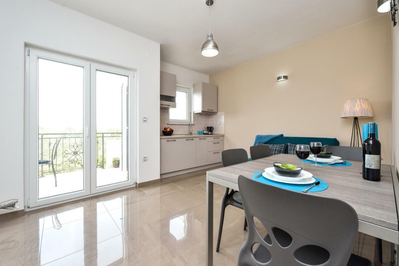 Apartments Feel Good Sukošan Exterior foto